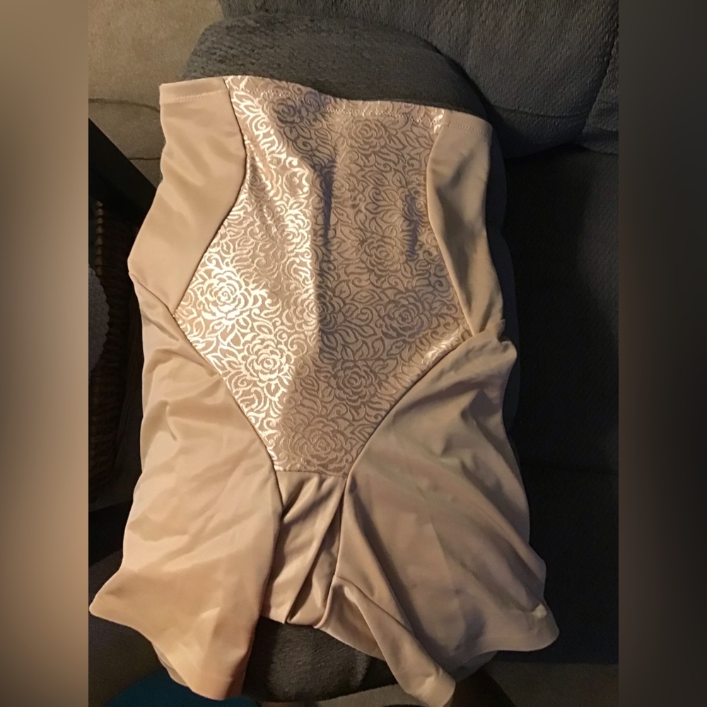 NWT Breezies Various Satin Floral High Waisted Tummy Shaper. Long Line Short